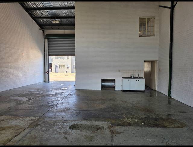 147M² MINI FACTORY TO LET IN KYA SANDS